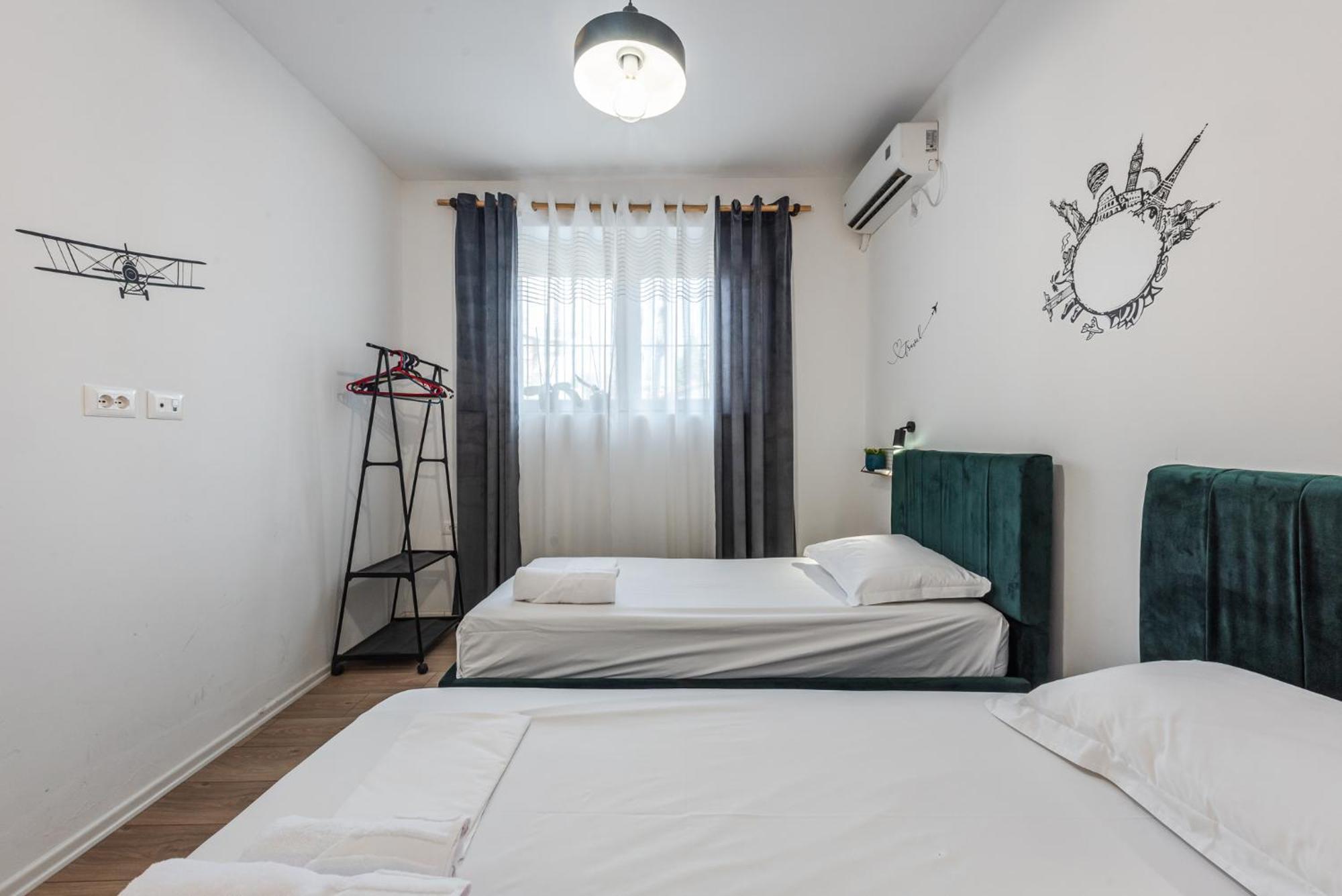 Noir Apartment By Kondo Stays Tirana Exterior foto
